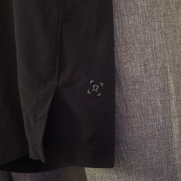 Lululemon shorts for men - Picture 2 of 3